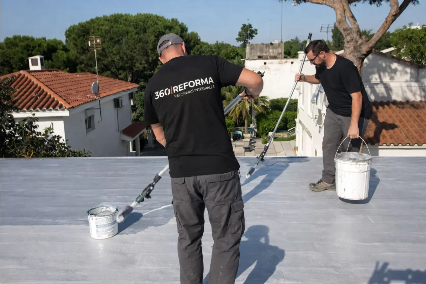 Aplicación de membrana líquida impermeabilizante en cubierta